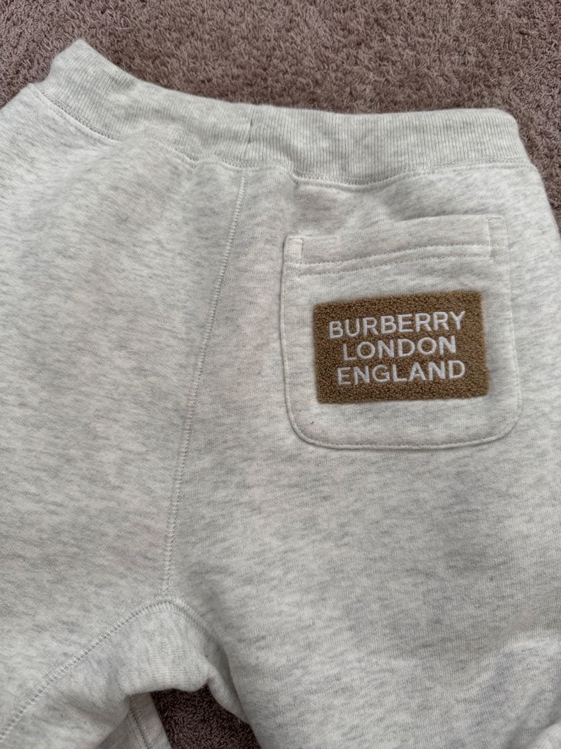 BURBERRY トレーナーとパンツセット 104 cm