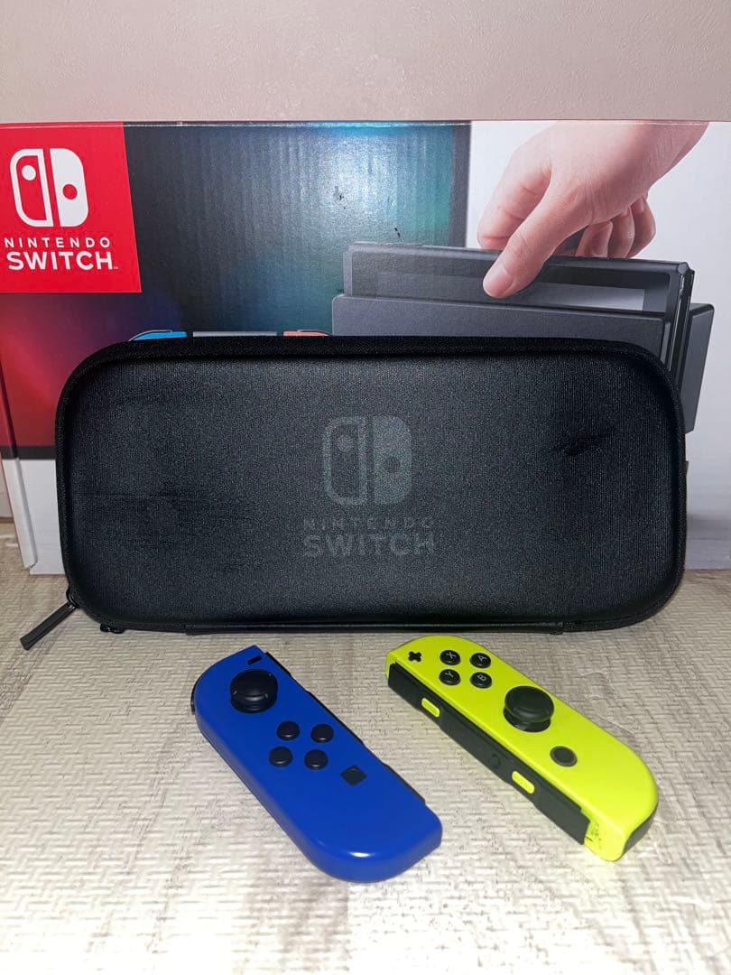 Nintendo Switch ジョイコン2セット　ケース付き