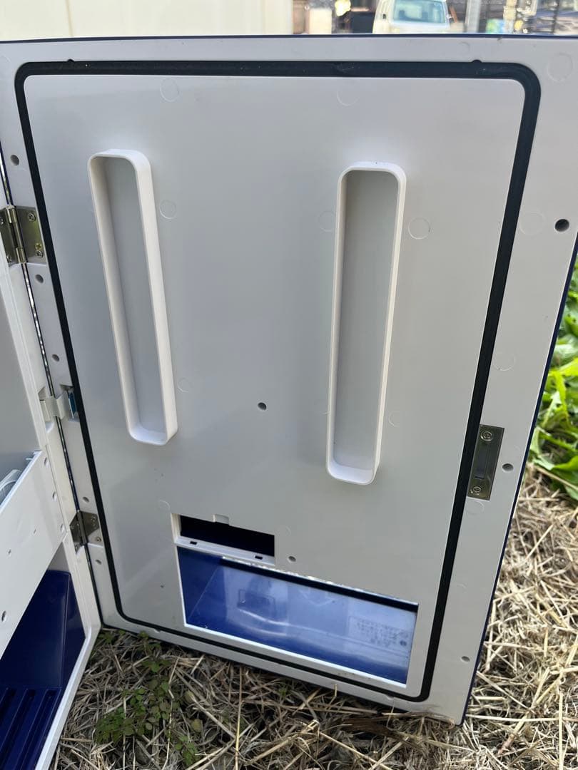 自動販売機型冷蔵庫　投入口付き