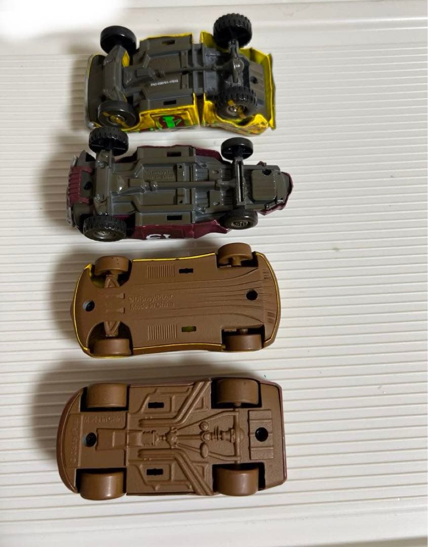 カーズ、ミニカー（大きいミニカー）（13番、4番）