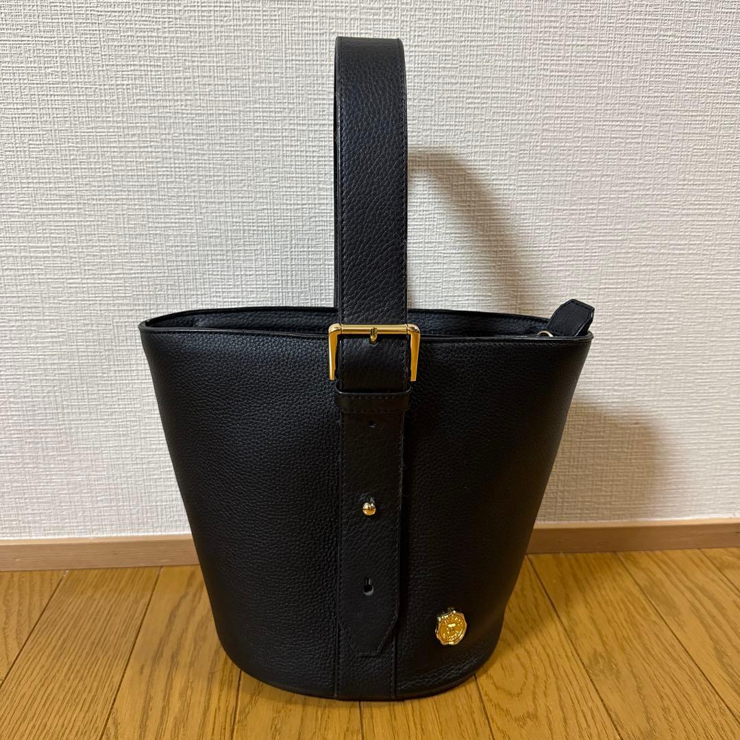 TOPKAPI シュリンクレザー・リアルファー付きバケツ型バッグ