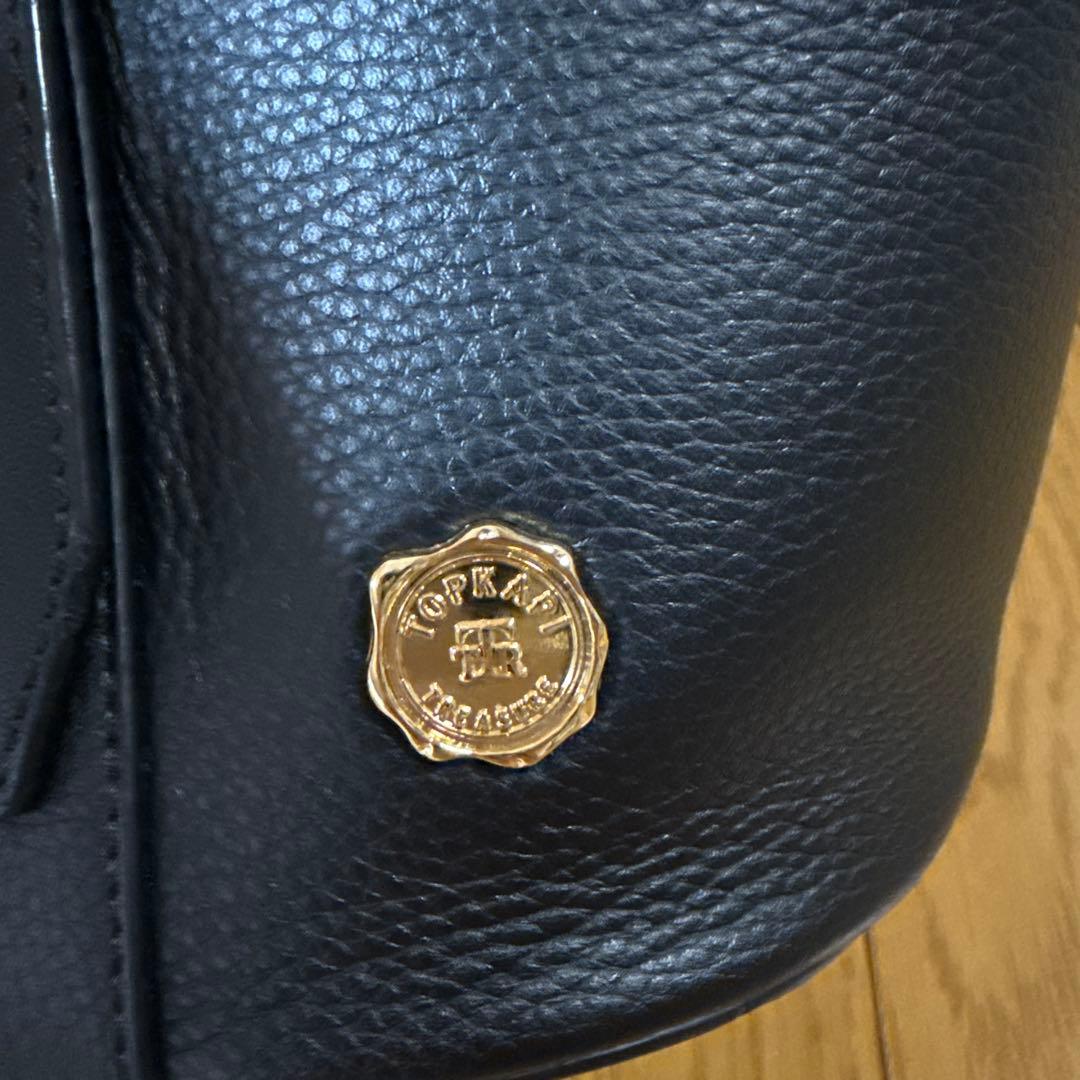 TOPKAPI シュリンクレザー・リアルファー付きバケツ型バッグ