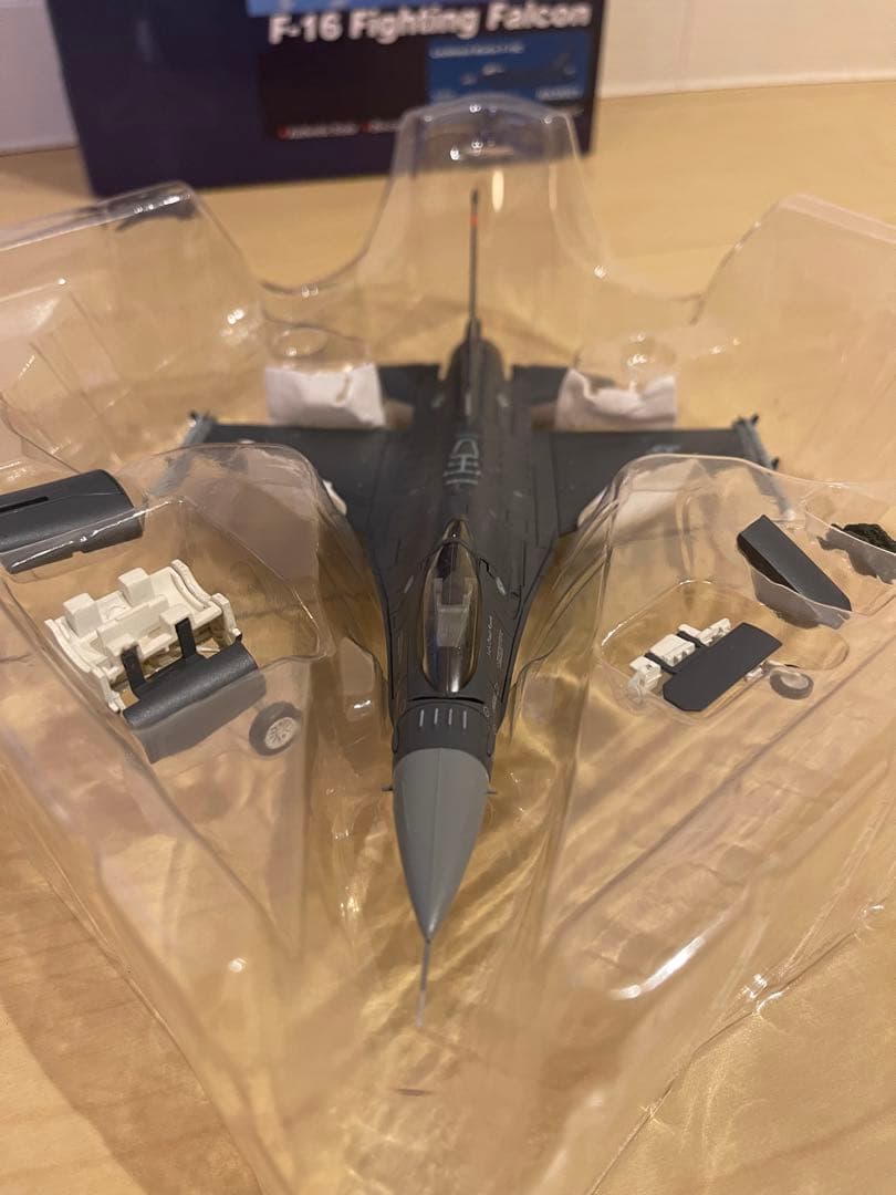 Hobby Master 1/72 F-16C HA38001