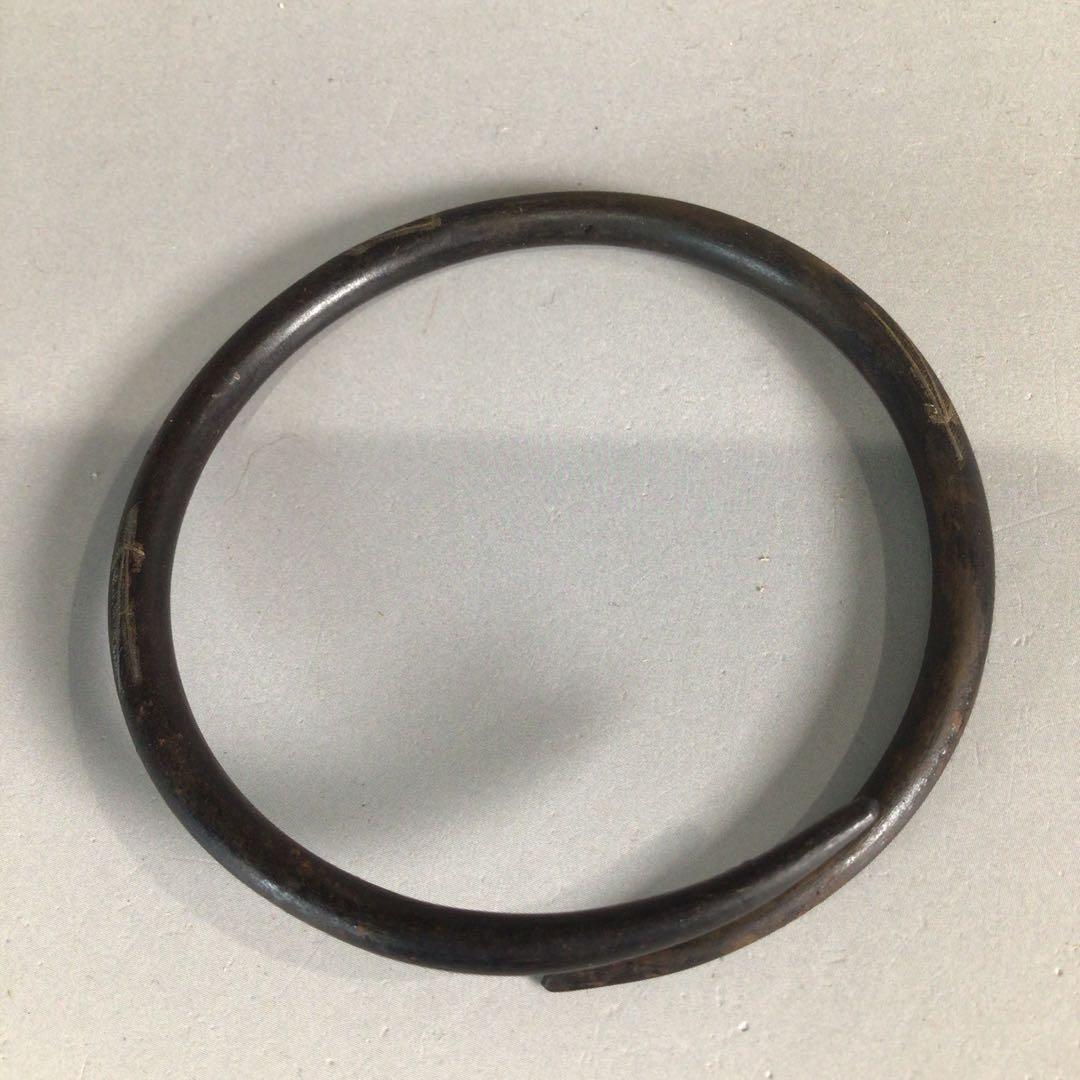 Ｐ３０１　釜釻　『釜師　山本閑浄造』『松葉象嵌』『釜鐶』　共箱　茶道具