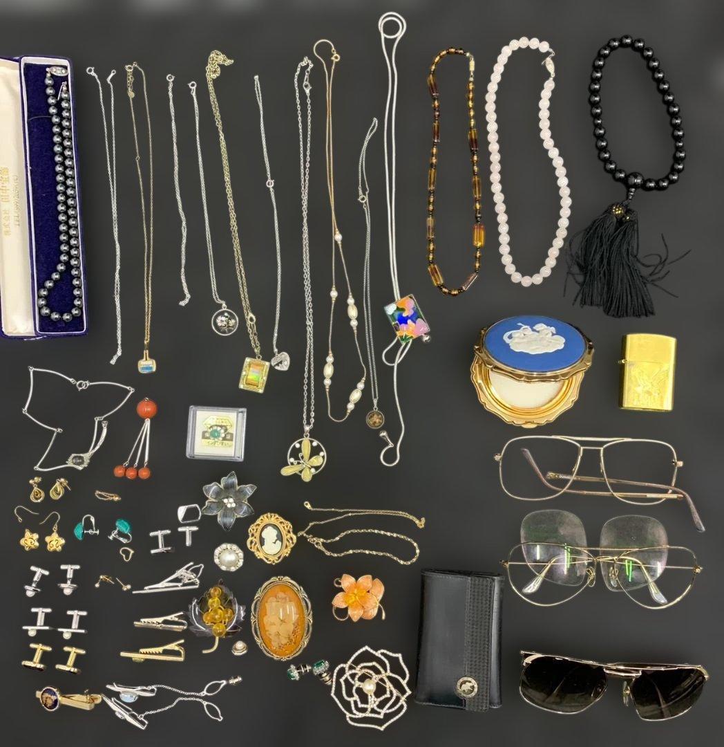 遺品整理① アクセサリーまとめ売り - メルカリ