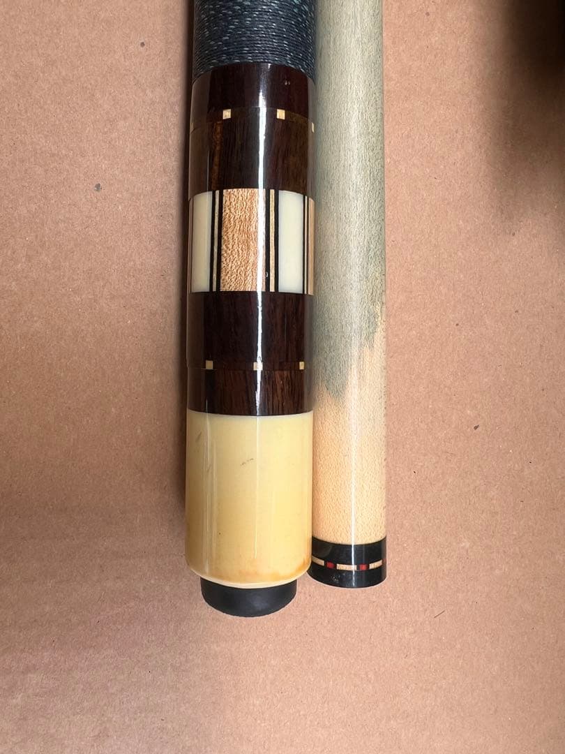 アダ-チ ビリヤードキュー ケース付き2本セット。