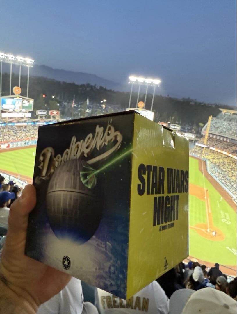 【激レア】ドジャース 球場配布 スターウォーズ ナイト デススター 2025