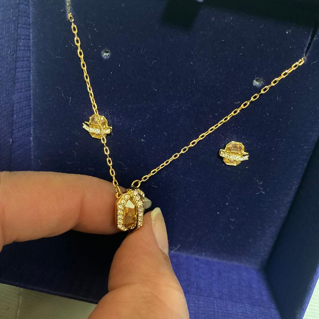 Swarovski ネックレスとピアスセット