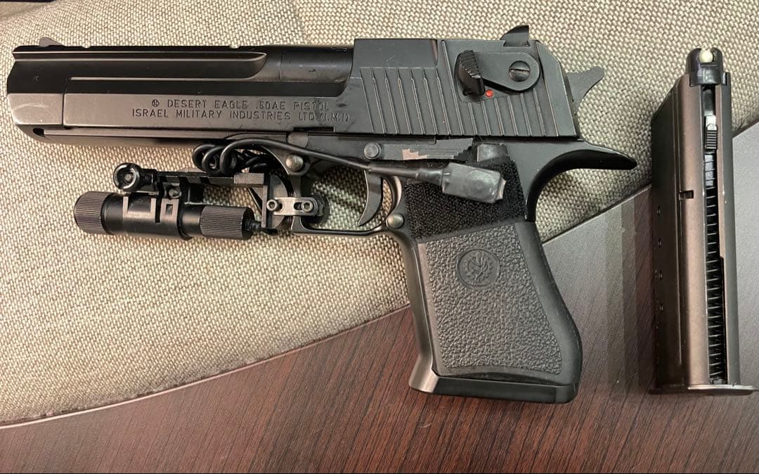 デザートイーグル 50AE レーザーサイトリモートSW付ガスガン ★美品マルイ