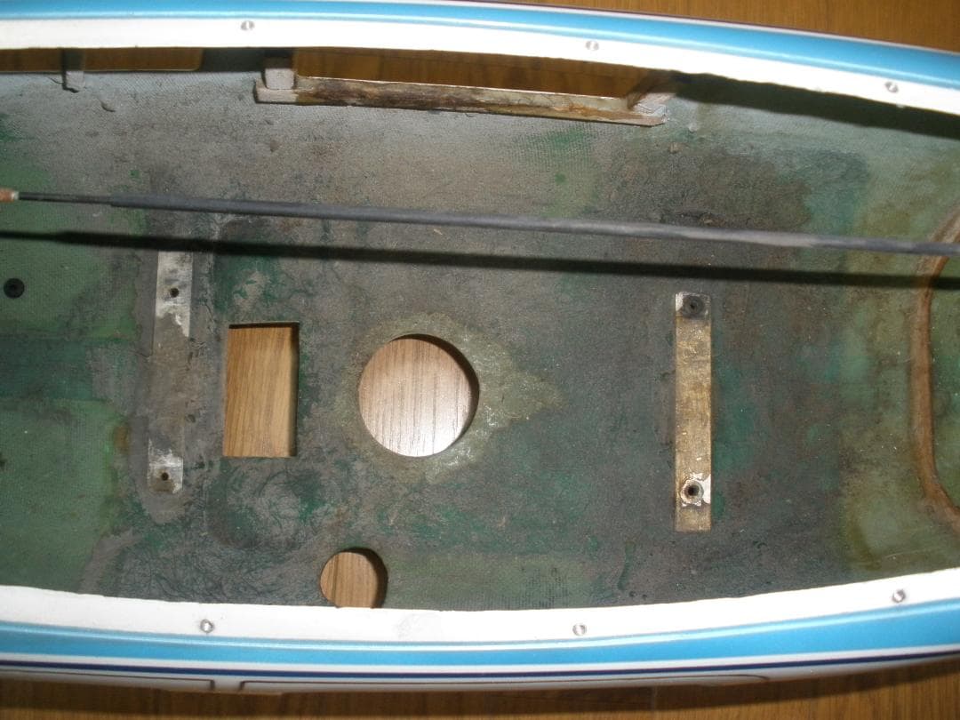 ラジコンヘリコプター　ジェットレンジャー　グラスボディ（脚付き）　ヒラモリ製