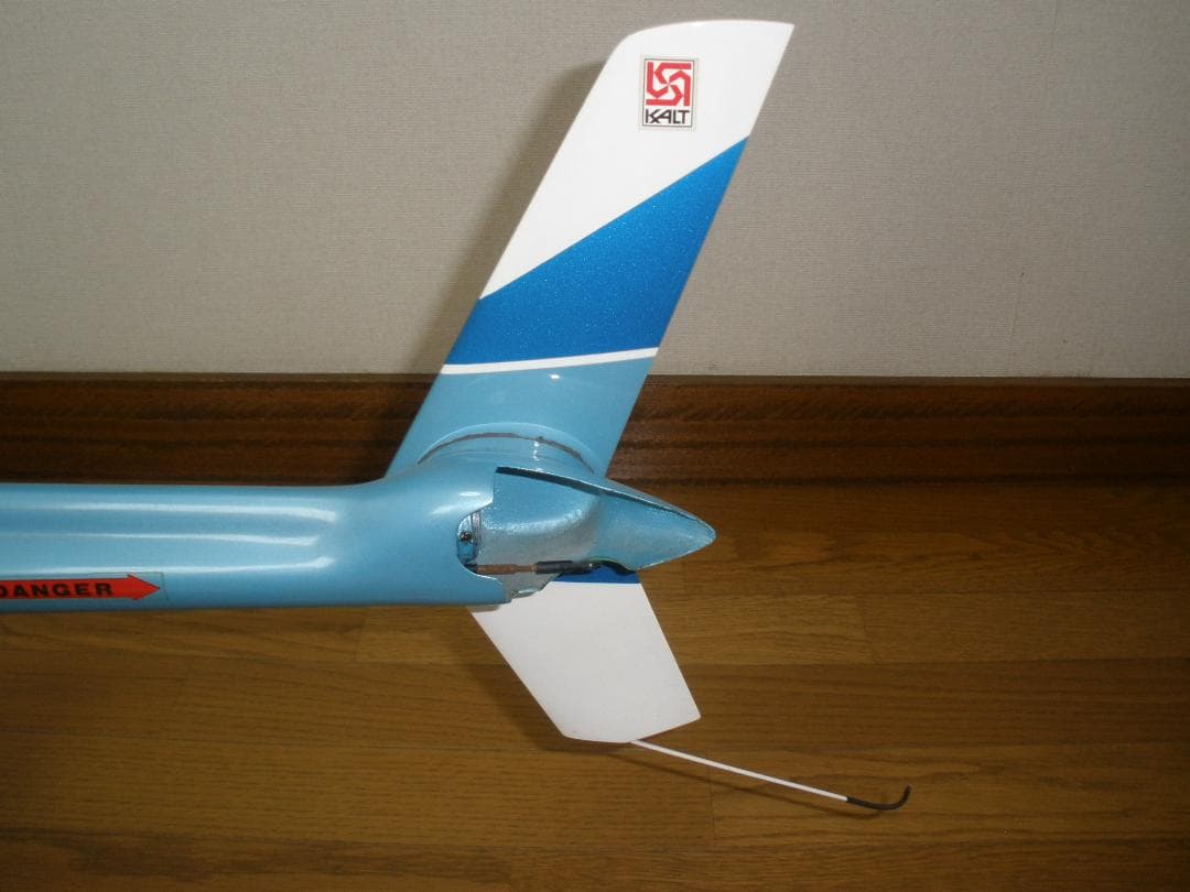 ラジコンヘリコプター　ジェットレンジャー　グラスボディ（脚付き）　ヒラモリ製