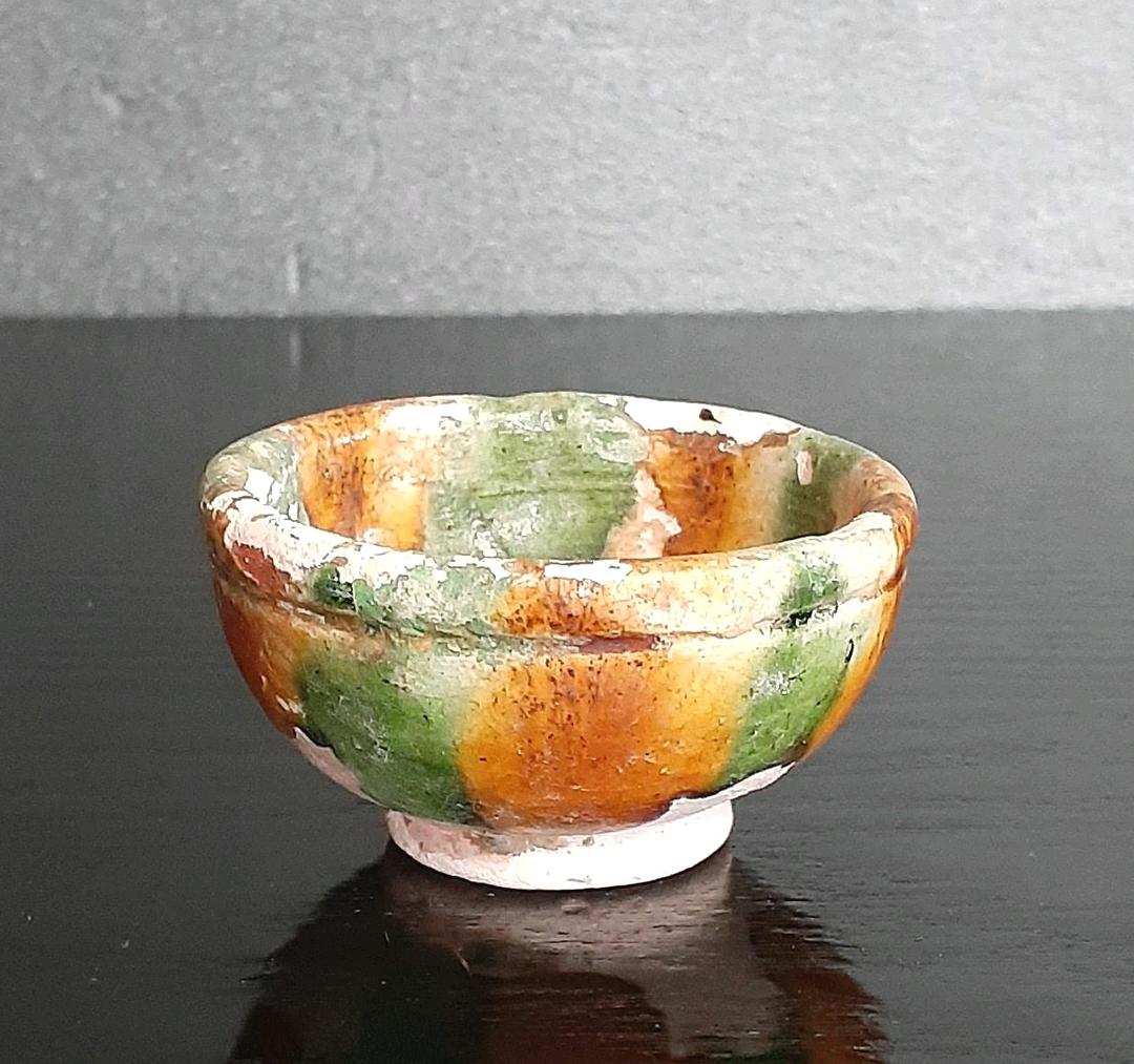 中国古美術 中国古陶磁器 古玩 唐時代 二彩 盃 ぐい呑み 酒杯 酒