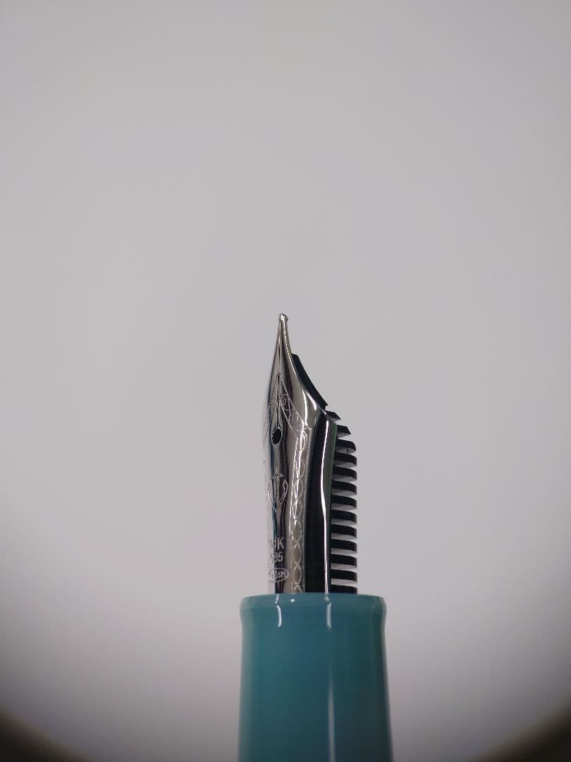 未使用　セーラー万年筆　海外モデル 万葉ペン「Moss」プロギアスリム インク付