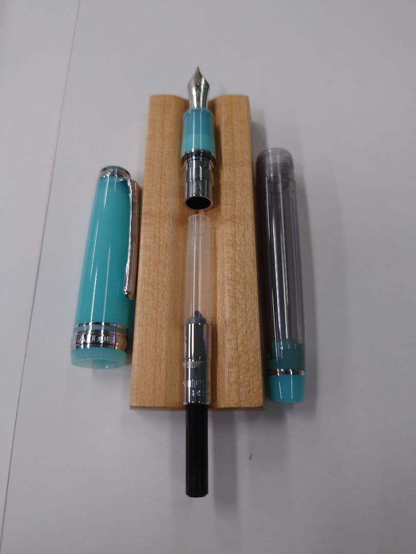 未使用　セーラー万年筆　海外モデル 万葉ペン「Moss」プロギアスリム インク付