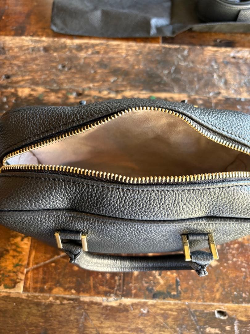 Manuel MILANOレザーバッグ　ブラック