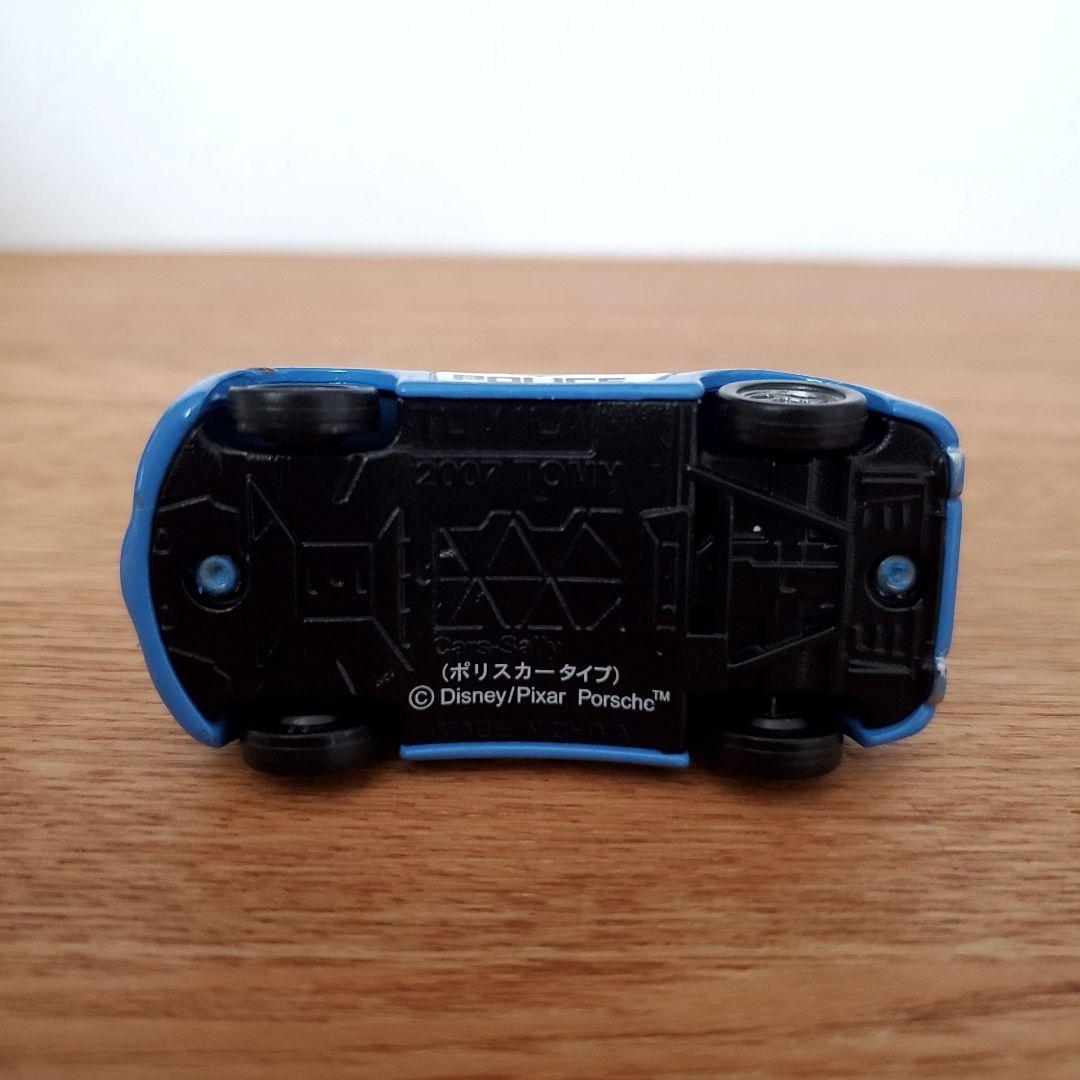 カーズ　トミカ　サリー　ポリスカータイプ　ライトニング・マックイーン　ミニカー