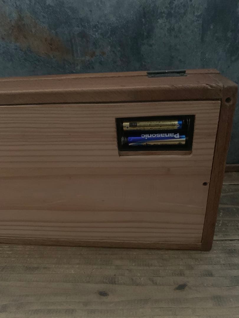 I・ ガラスケース 桜の木の手彫りシェードランプ