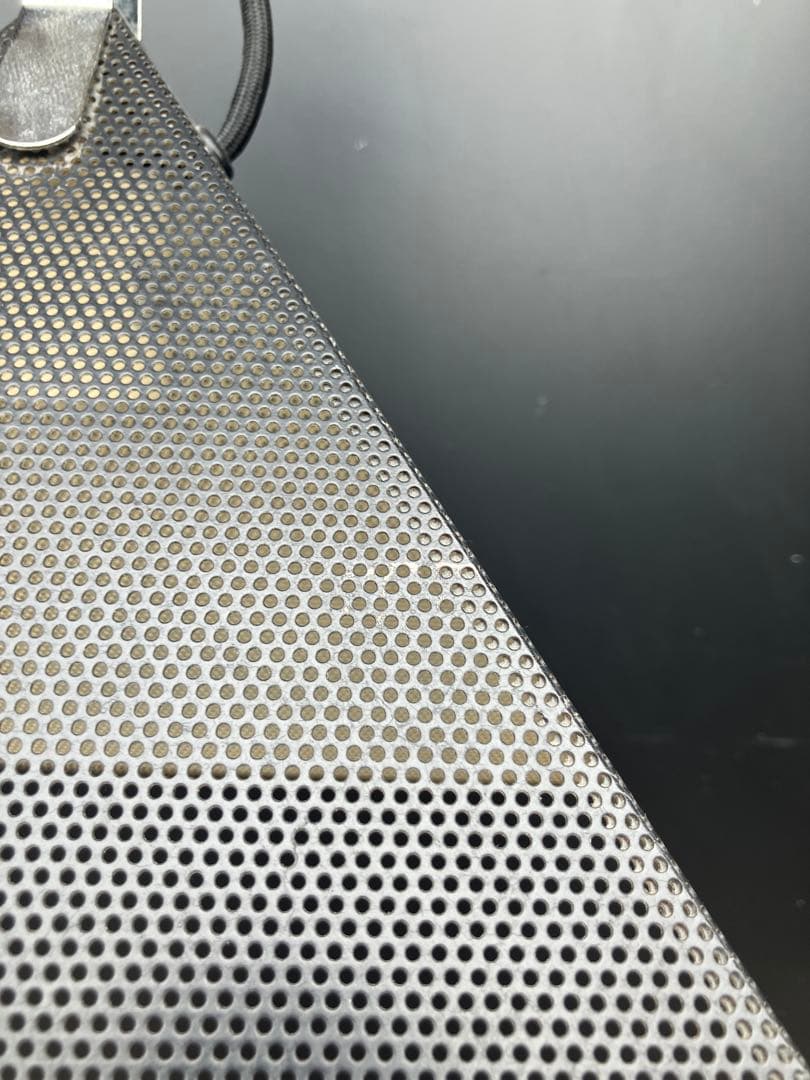 値下げ】三原昌平 ヤマギワ 金属製 ピラミッド型 ペンダントライト【黒色】