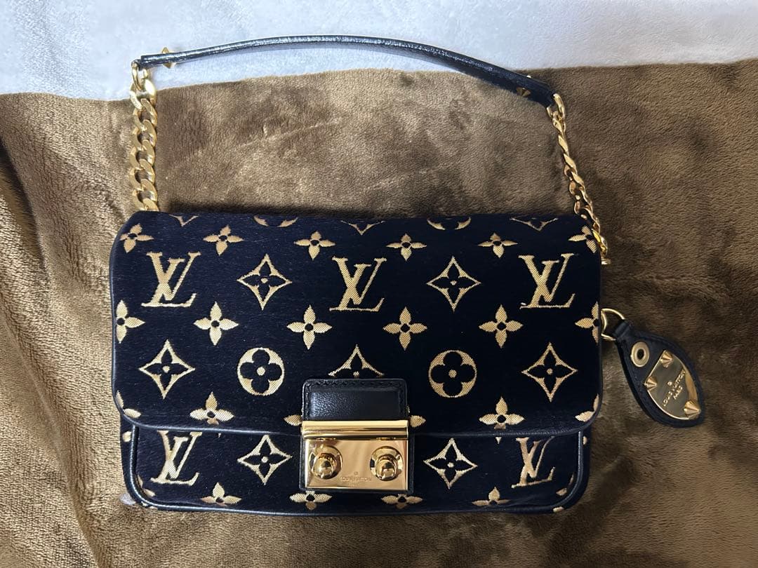 LOUIS VUITTON ショルダーバッグ モノグラム ポシェット カリー