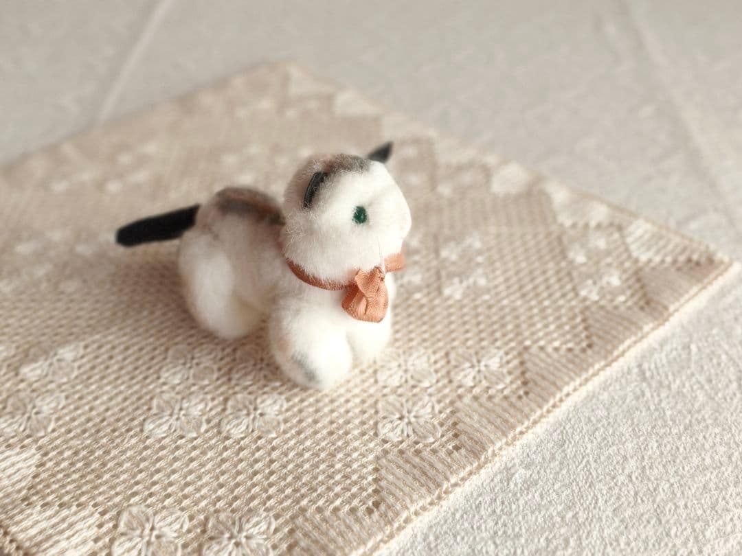 【mkuさま】 vintage cat ❀ グリーンの瞳の 猫ちゃん