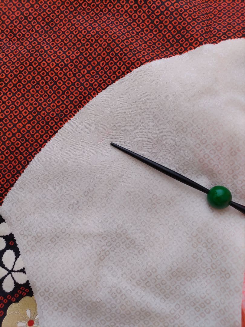 ★ssshiopi★　七五三 着物　7歳　赤　黒　絞り柄　作り帯　ゴールド