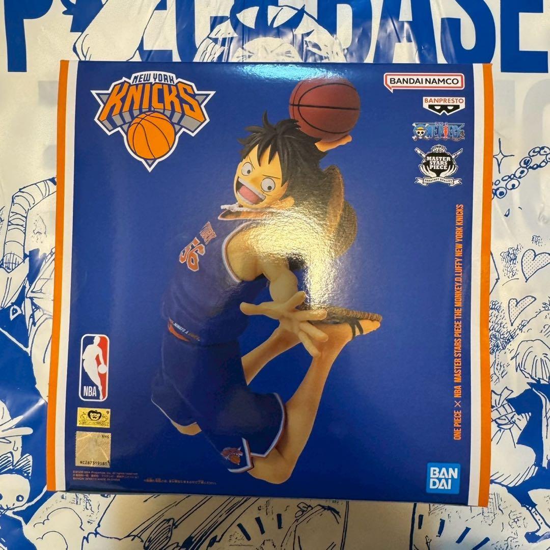 ワンピースベースショップ NBA ニックス ルフィ フィギュア - メルカリ