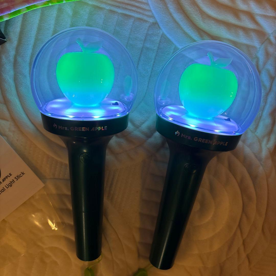 MGA Official Light Stick 2本　ミセス　バベル　ライト