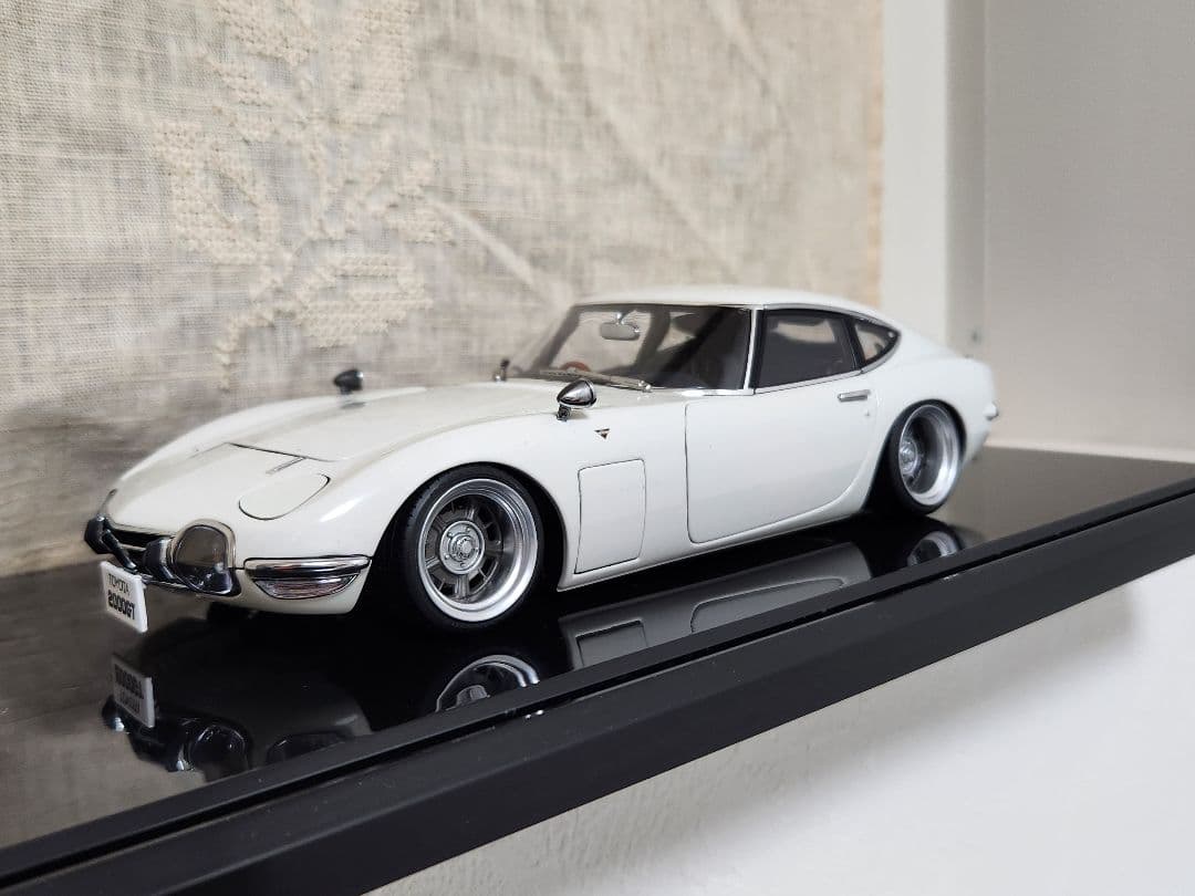 オートアート1/18　トヨタ2000GT