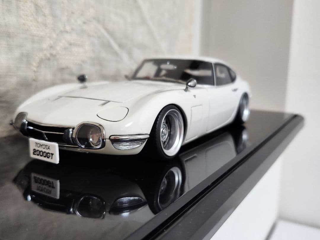 オートアート1/18　トヨタ2000GT