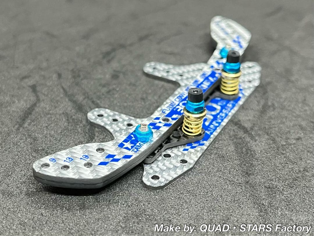 ミニ四駆パーツ】2軸ATリジットバンパー 30周年／シルバー 3mm厚