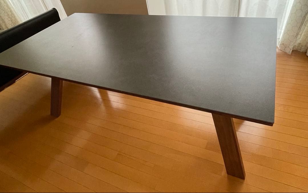 シギヤマ 180cm ロゼッタダイニングテーブル　ウォールナット脚