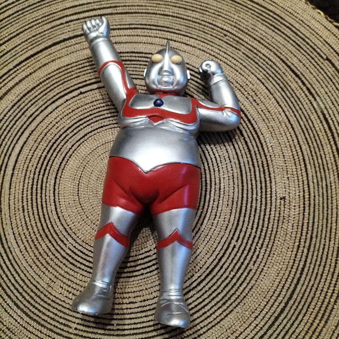 デブトラマンフィギュア 約15cm シルバー 赤 - メルカリ