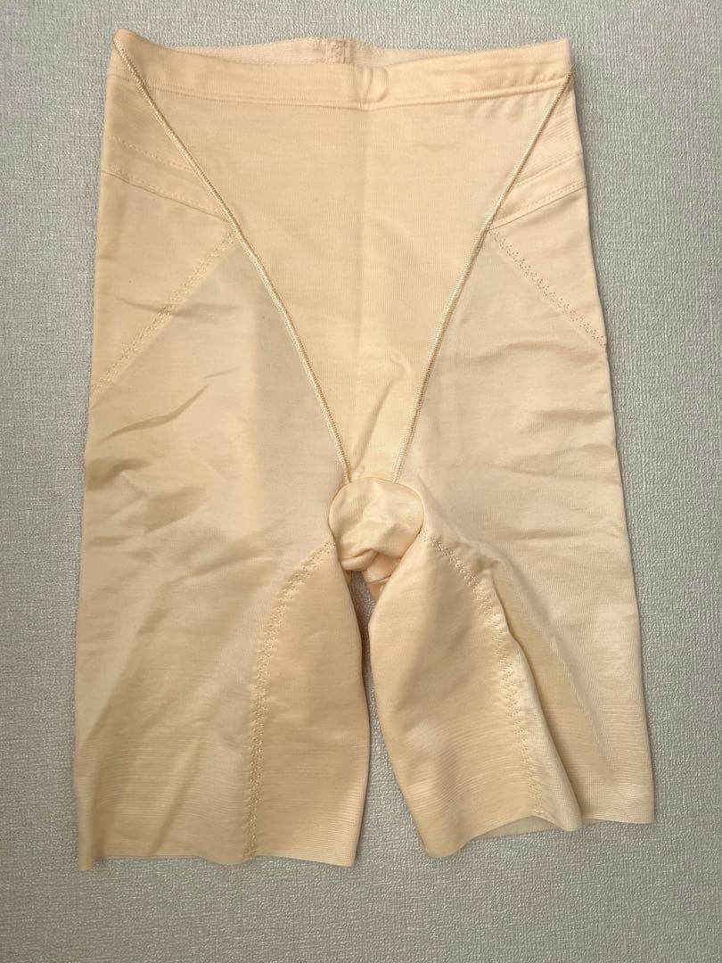 ブライダル FOUR SIS &Co.フォーシスアンドカンパニー　B70/64