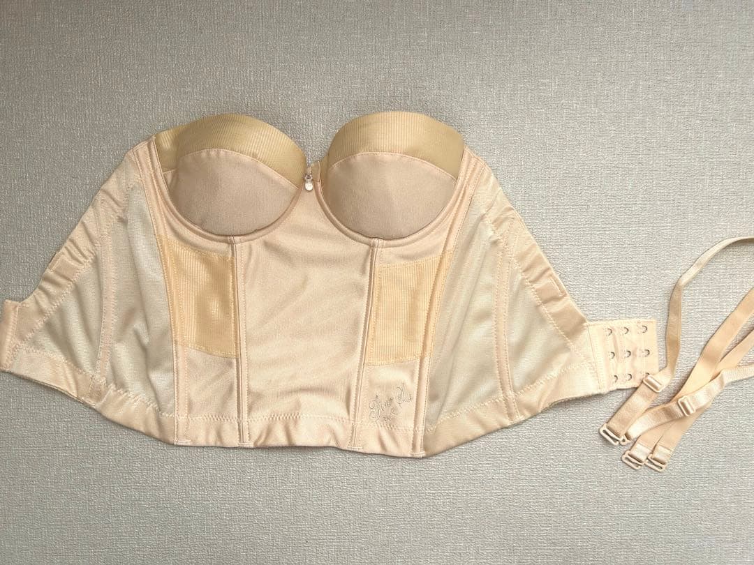 ブライダル FOUR SIS &Co.フォーシスアンドカンパニー　B70/64