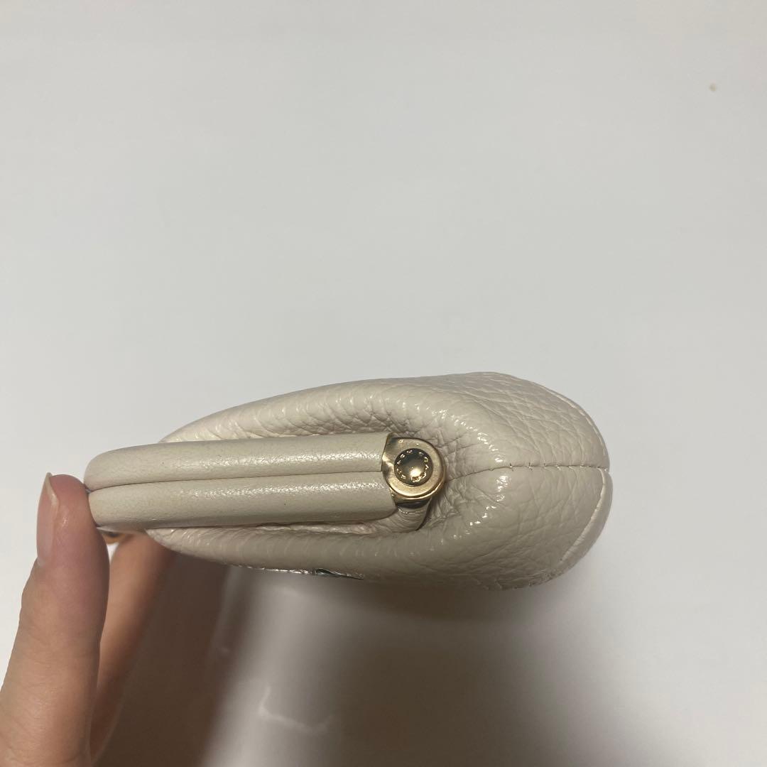 ✨美品⭐︎COACH 財布⭐︎ がま口　ケース　白　野菜蝶々刺繍