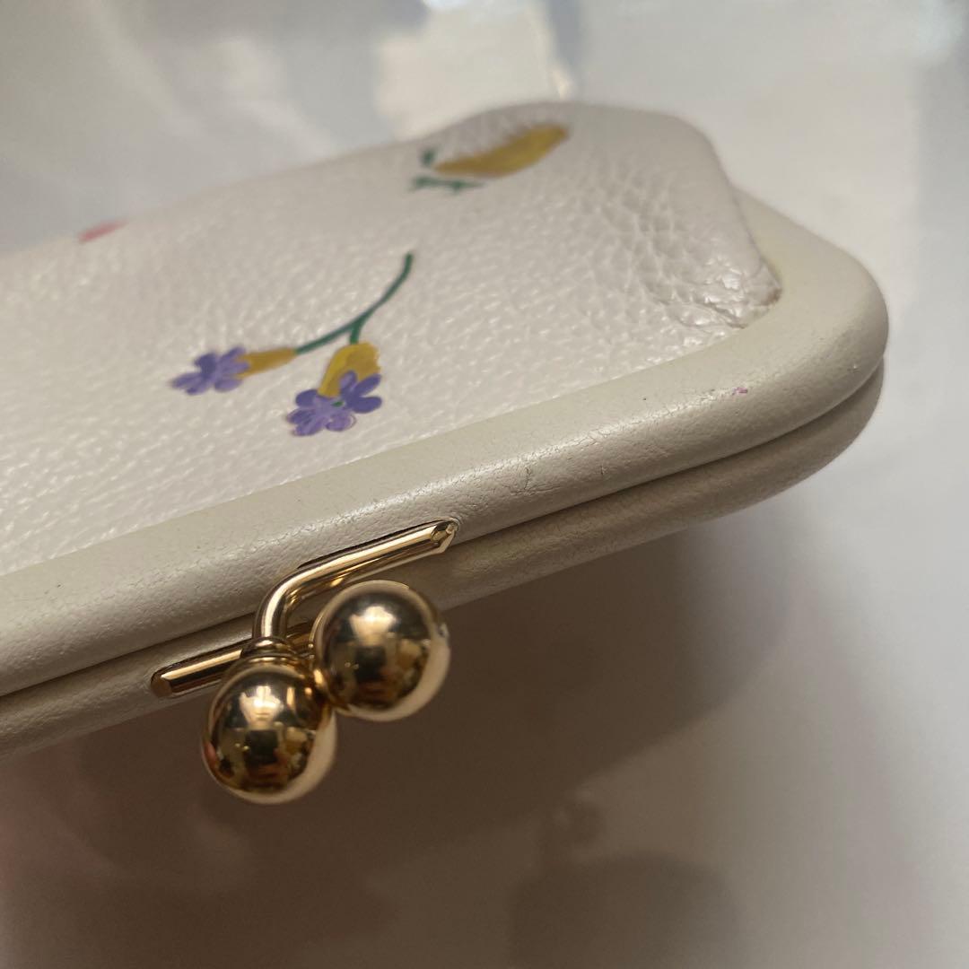 ✨美品⭐︎COACH 財布⭐︎ がま口　ケース　白　野菜蝶々刺繍