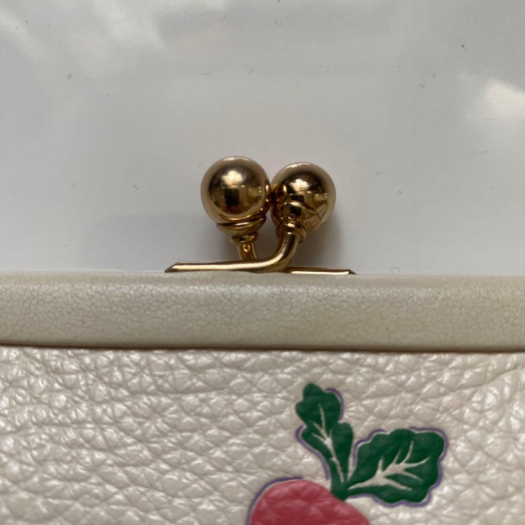 ✨美品⭐︎COACH 財布⭐︎ がま口　ケース　白　野菜蝶々刺繍