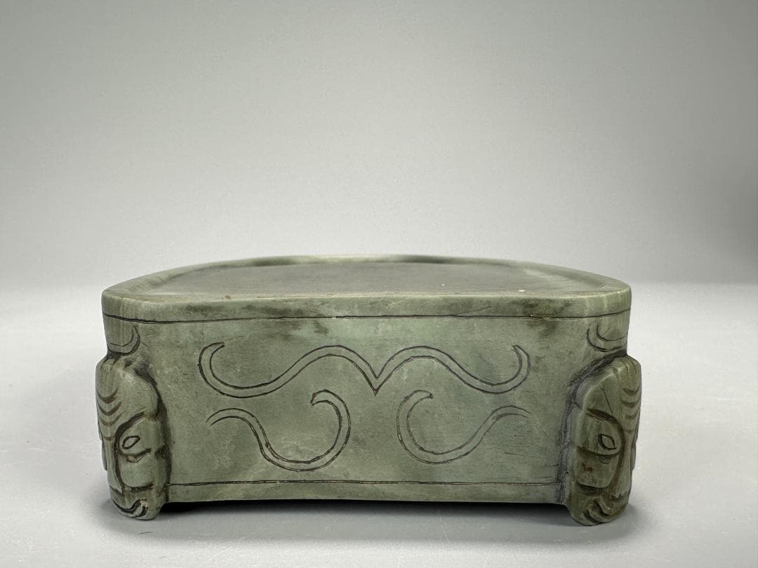 書道具　文房具　硯　緑端渓　旧蔵在銘　時代硯　唐木共箱