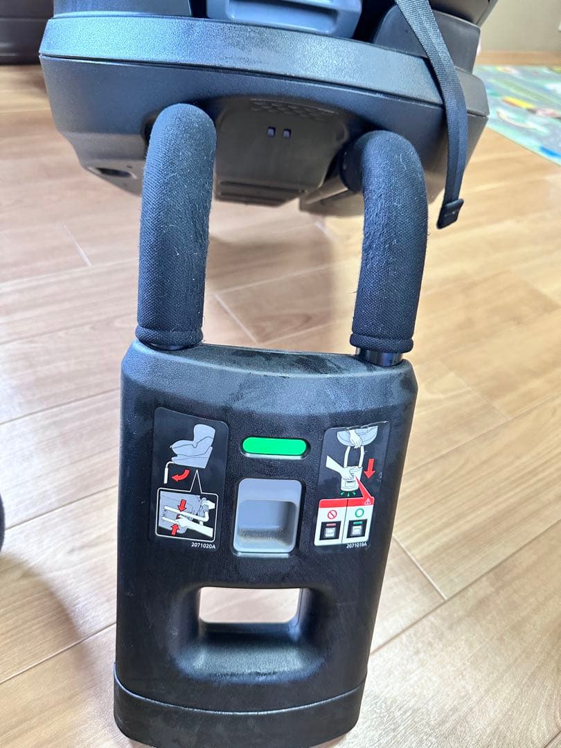 エールべべ・クルット6iグランス ブラウン チャイルドシート