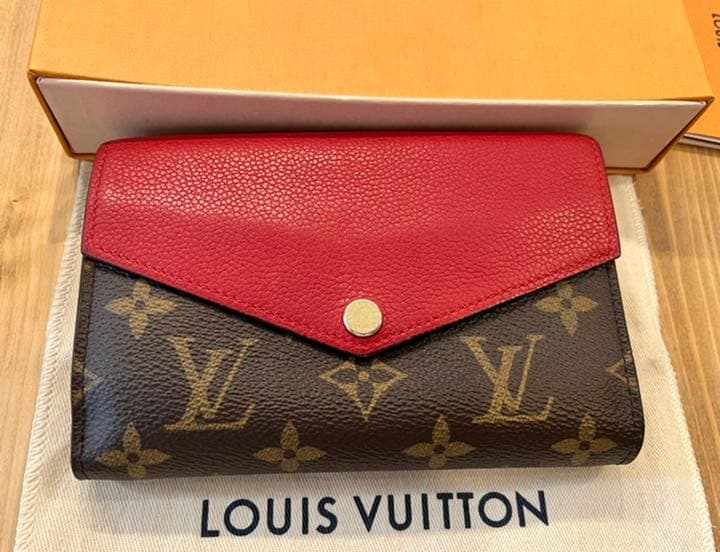 美品 ルイヴィトン ポルトフォイユ パラス コンパクト折り財布 赤