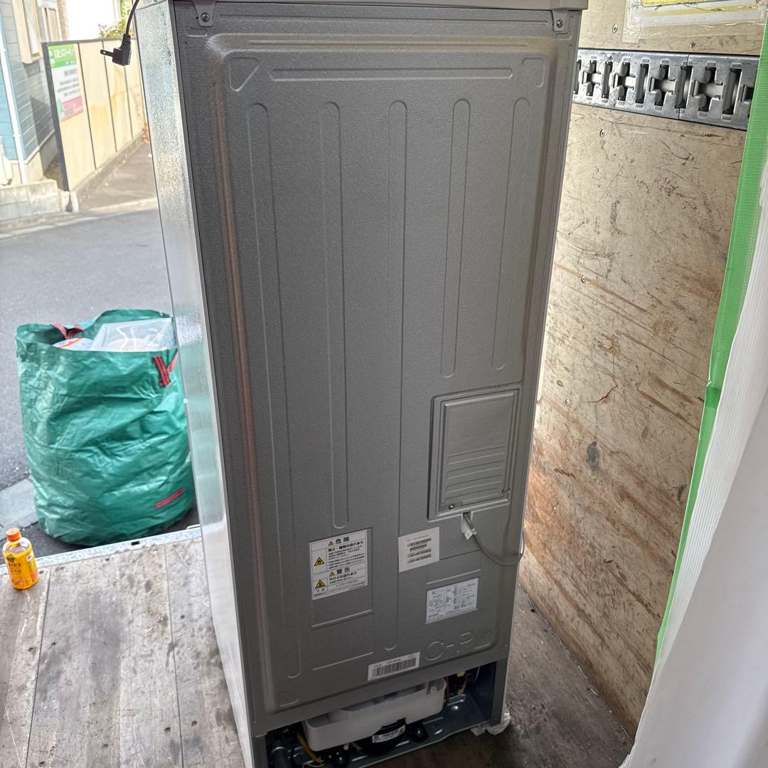 ホワイト冷凍冷蔵庫AQUA2024年製200Ｌ