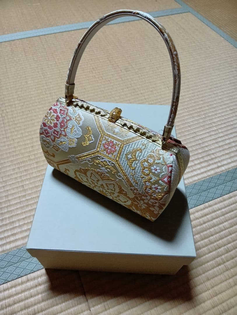 特選草履バックセット。正絹帯地。