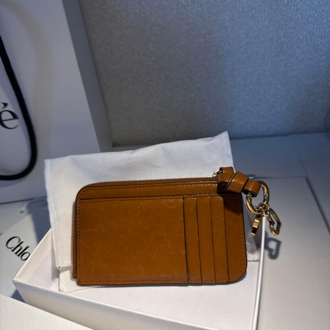 m*i様 Chloe シャイニーレザー製ALPHABETウォレット