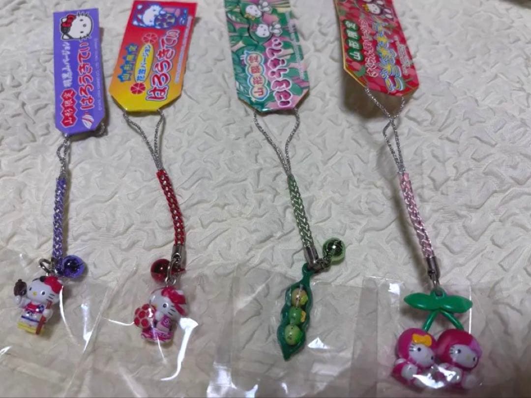 s*e様 ご当地ハローキティ 根付け　ストラップ チャーム　30個セット