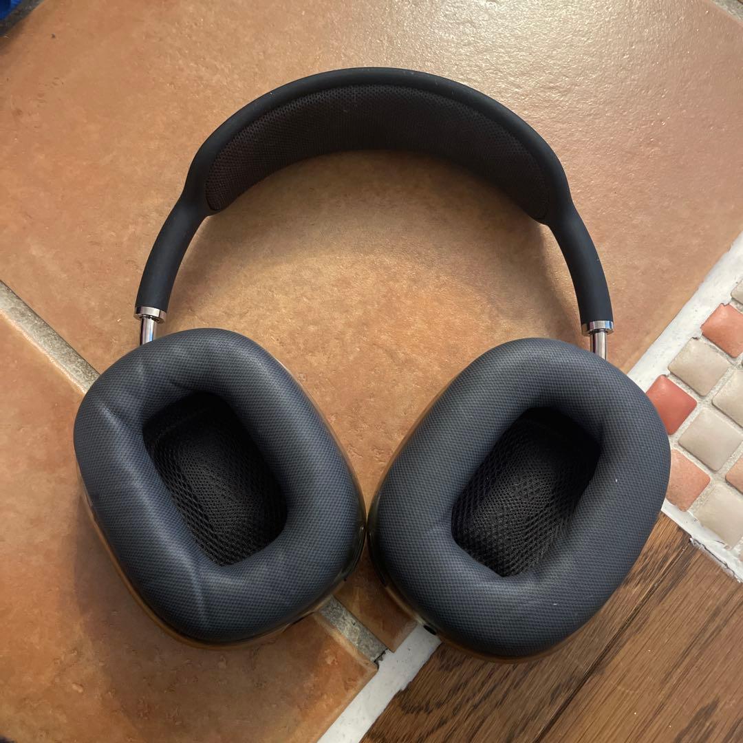 AirPods Max space gray first gen