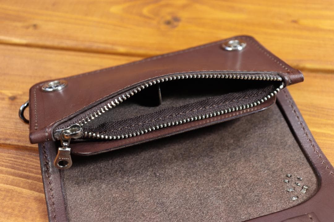 スタッズ ミドルウォレット 革色黒 糸色黒 ハトメ小判カン付き