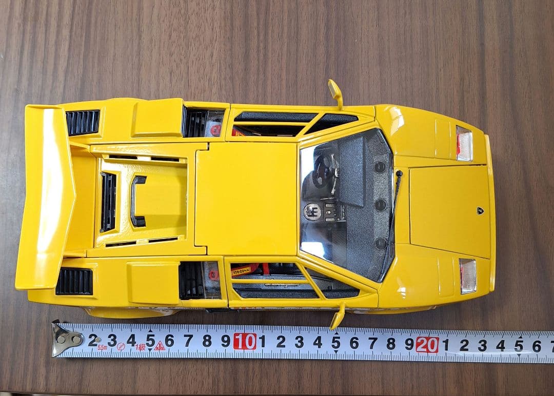 ランボルギーニ カウンタック 1/18 ランボルギーニ 1988 ブラーゴ