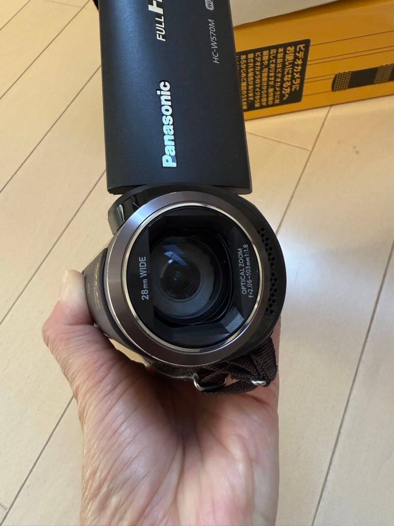 Panasonic HC-W570M フルHD + 三脚 + バッグ