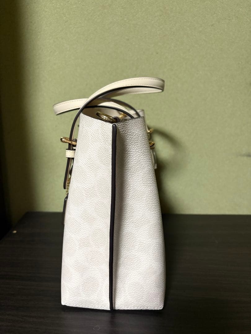 【新品】COACH モリー25 1/23まで