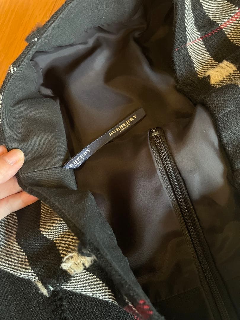 バーバリーロンドンスカート 膝下